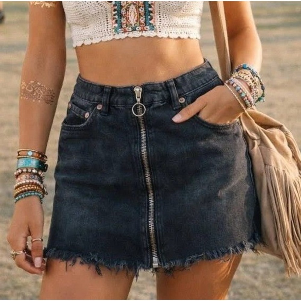 We The Free People Haven Black Denim Mini Skirt Zip Front Raw Hem OB844131 Sz 25